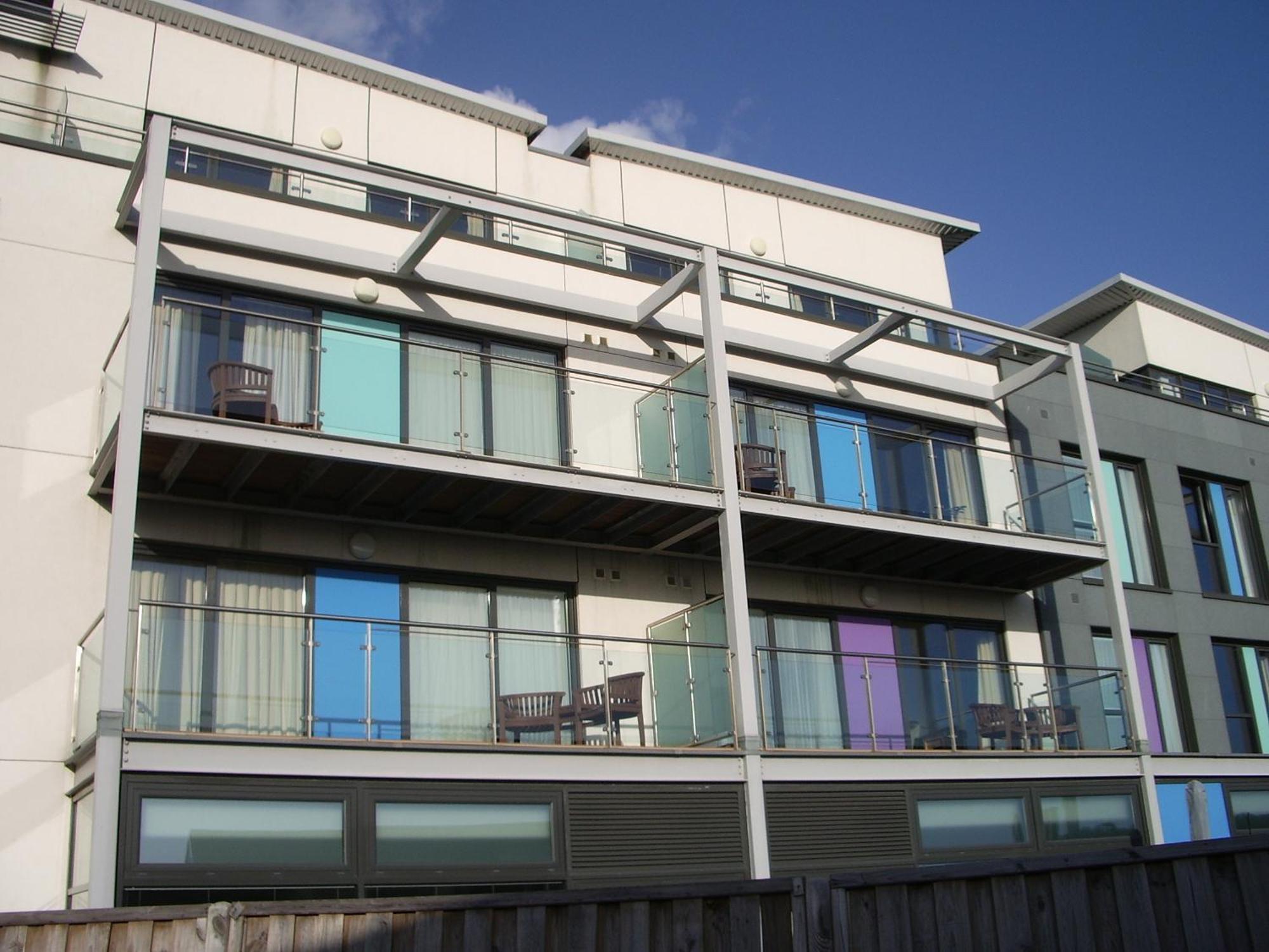 Liberty Wharf Apartments Saint Helier Jersey Esterno foto