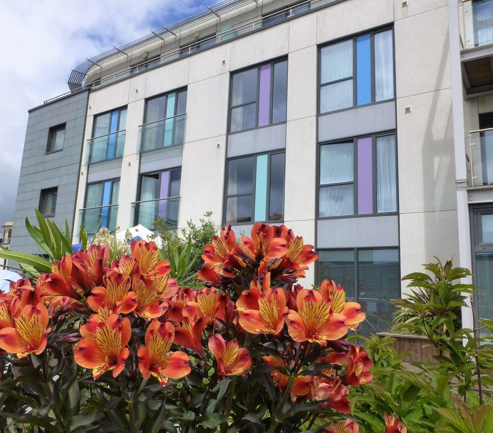 Liberty Wharf Apartments Saint Helier Jersey Esterno foto